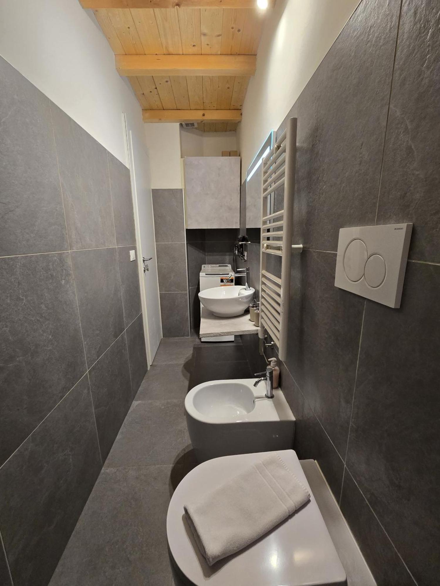 La Ca' Pezzana Affittaly Apartments โบโลญญา ภายนอก รูปภาพ